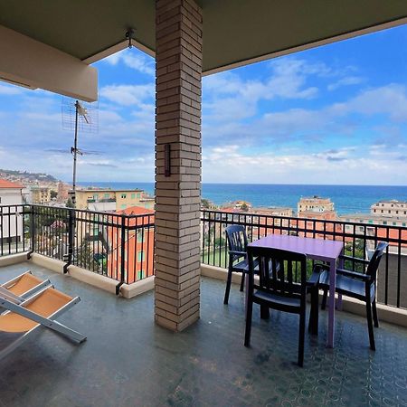 Ampio Appartamento Con Vista Varazze Exteriör bild