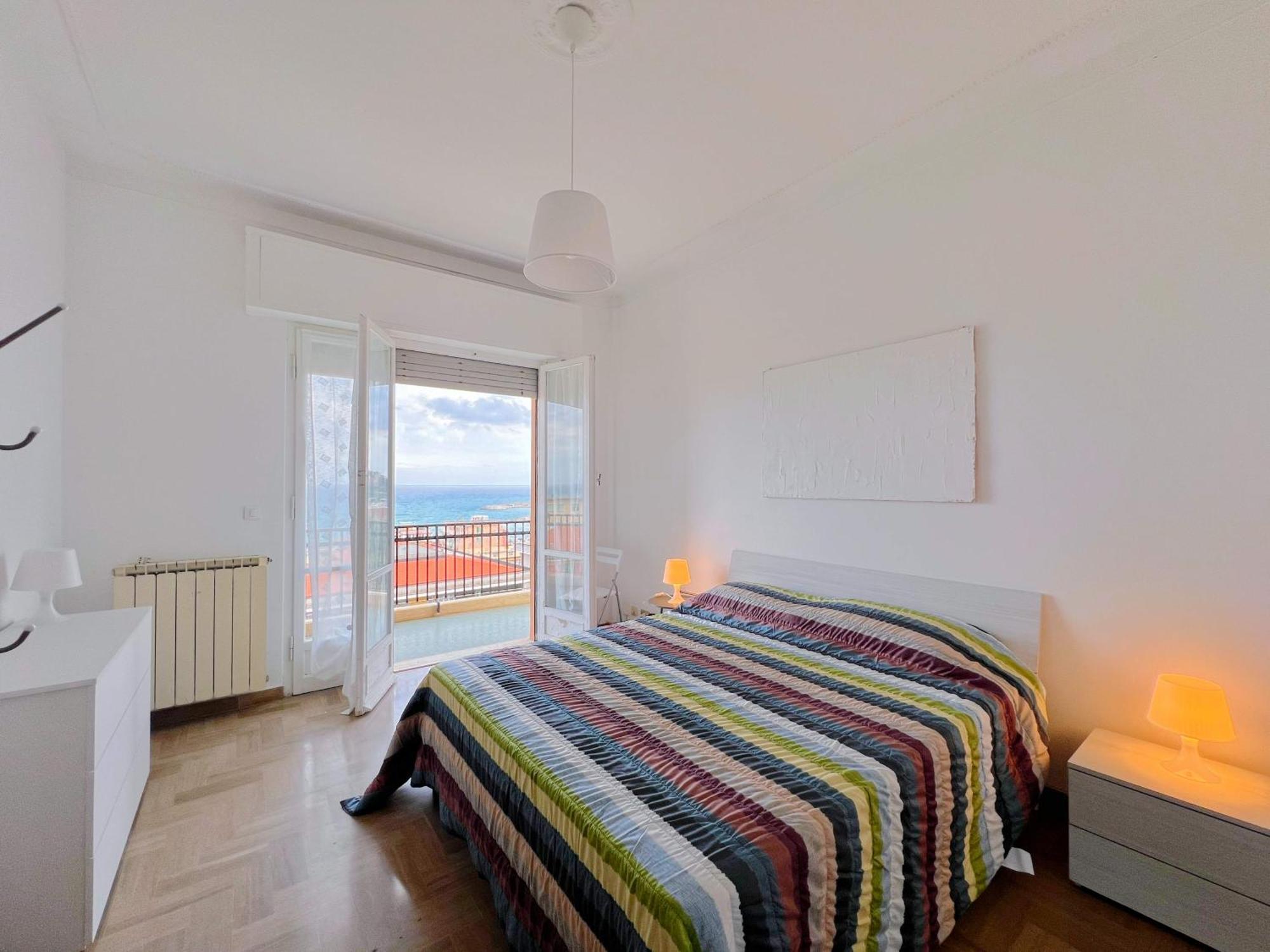 Ampio Appartamento Con Vista Varazze Exteriör bild