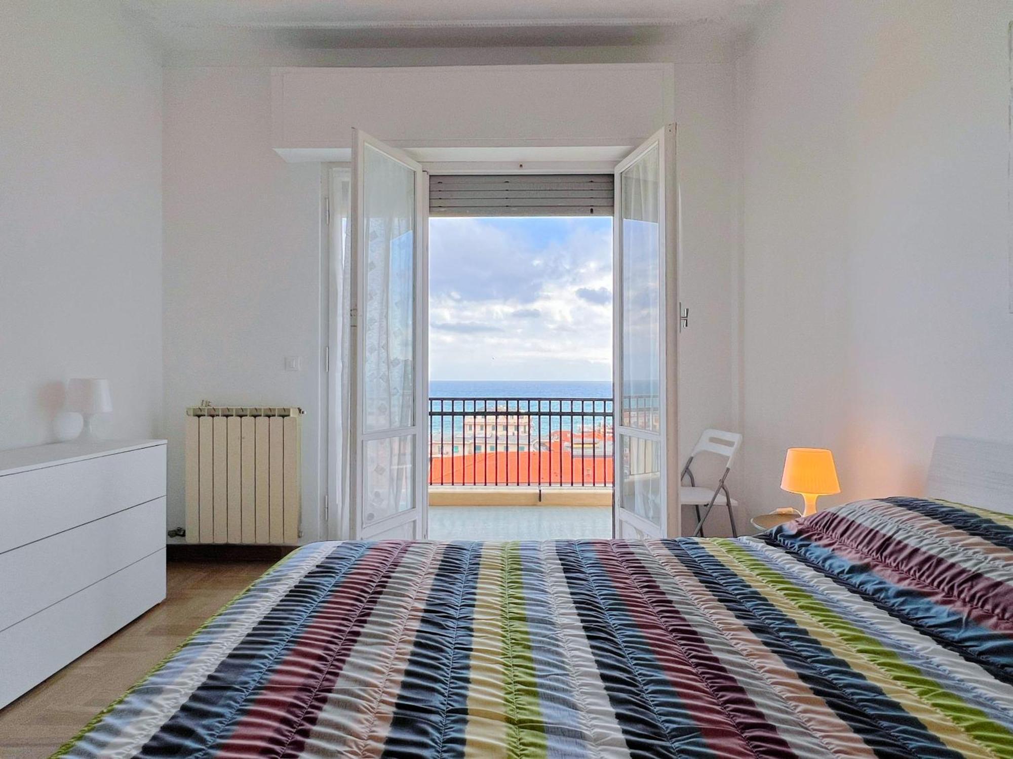 Ampio Appartamento Con Vista Varazze Exteriör bild