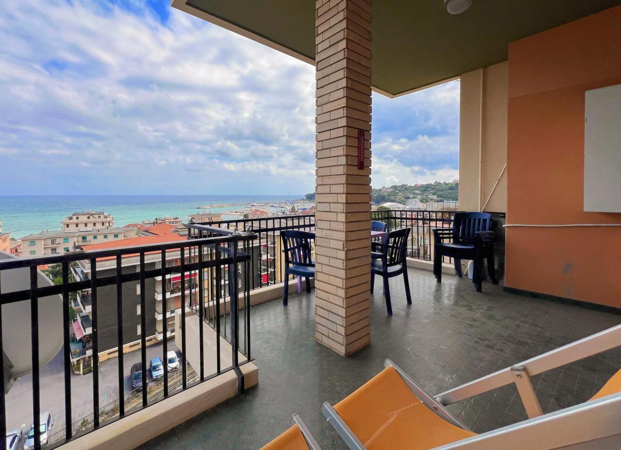 Ampio Appartamento Con Vista Varazze Exteriör bild